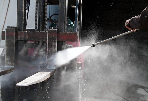 Best Roof Washing  in Colfax, WA